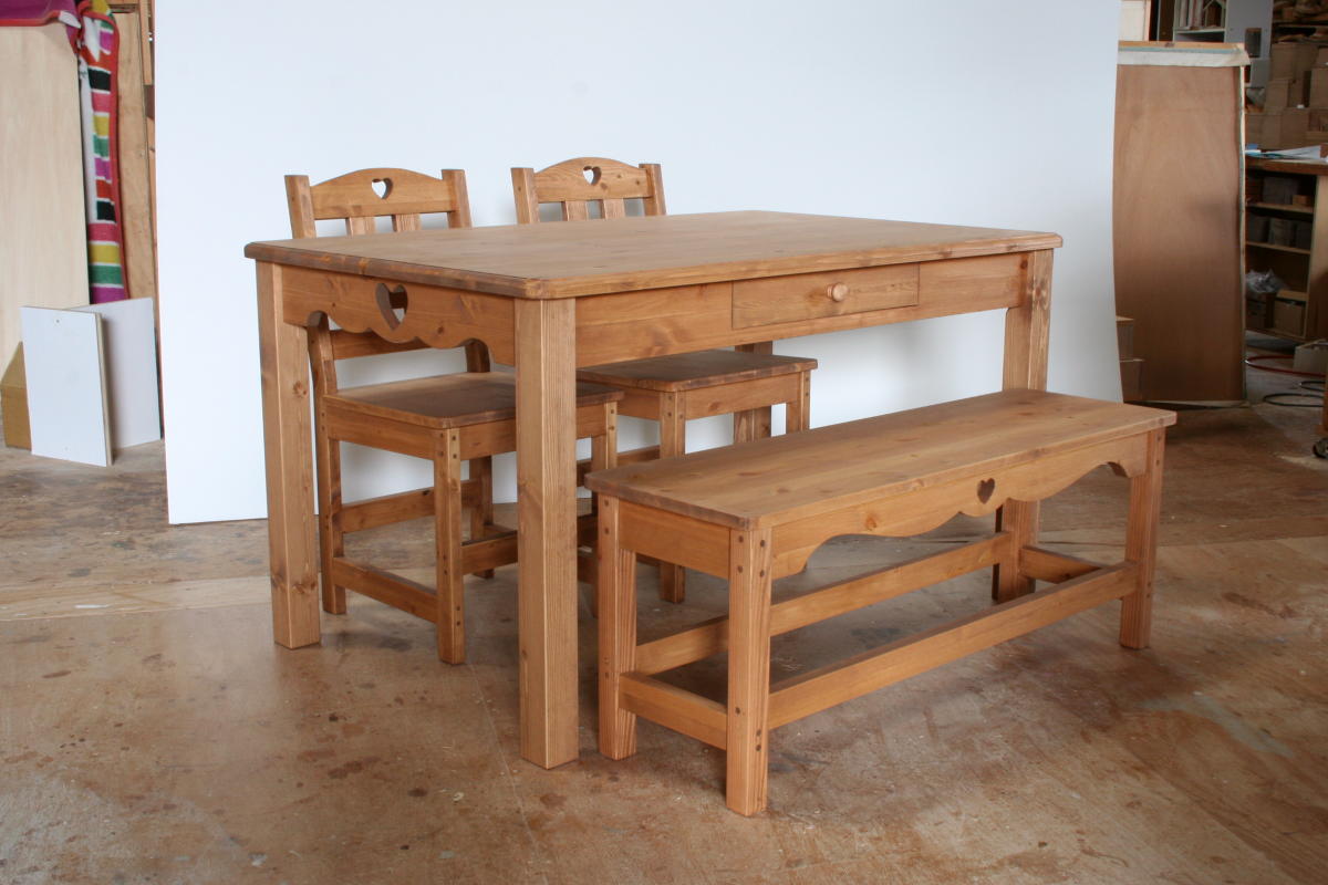 ハートのダイニングセット