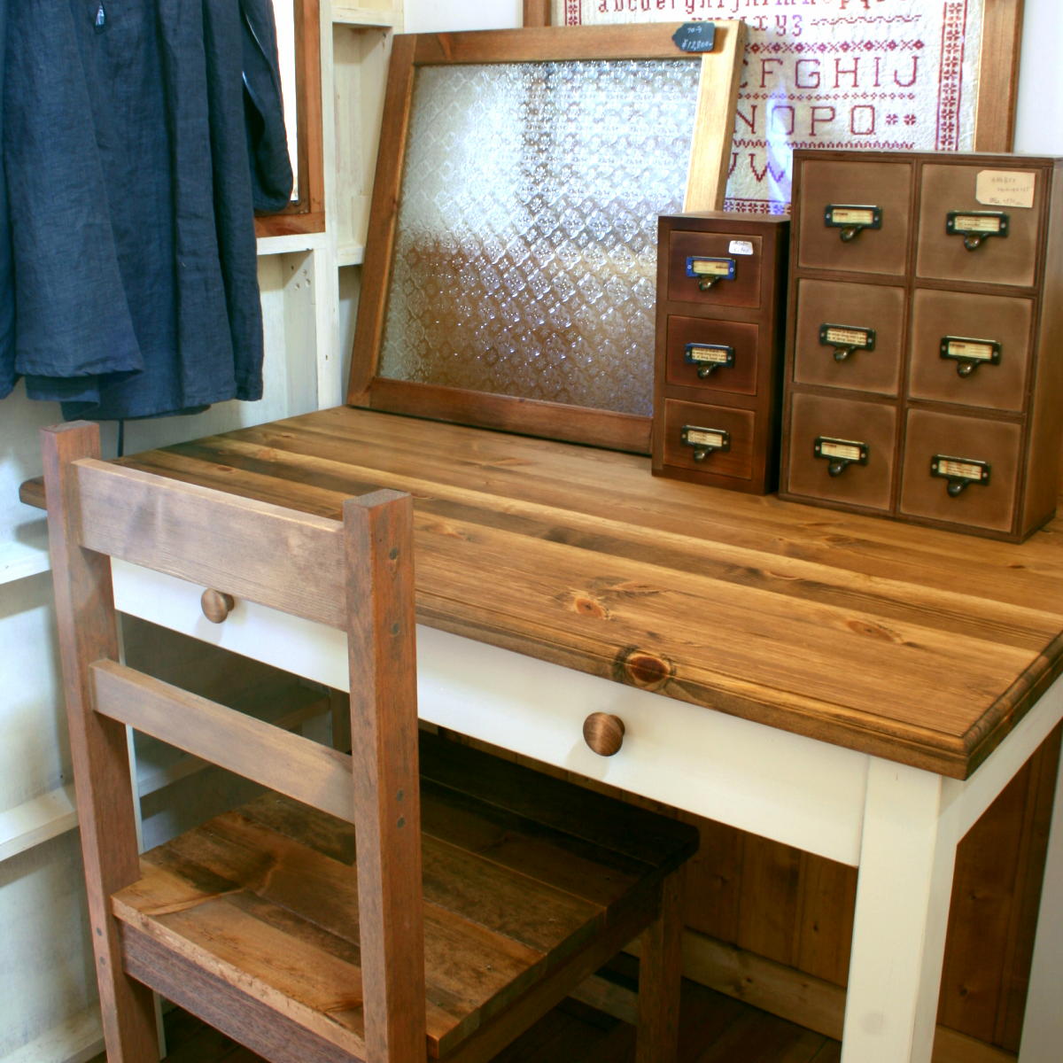 ラスティック学習机（ツートン）/okamoku